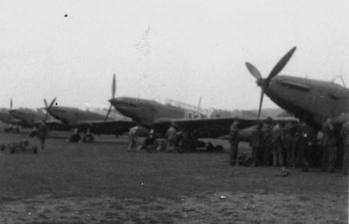 103 Squadron Bombing up at Abdingdon
