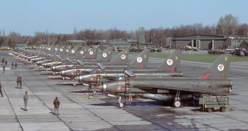 92 Squadron English Electric Lightning F.2 Lineup at RAF Gutersloh (1976)